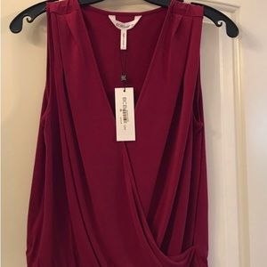 BCBG Burgundy top Sz Small